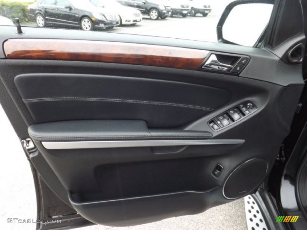 2010 Mercedes-Benz GL 350 BlueTEC 4Matic Door Panel Photos