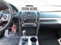 Super White - Camry SE Photo No. 26