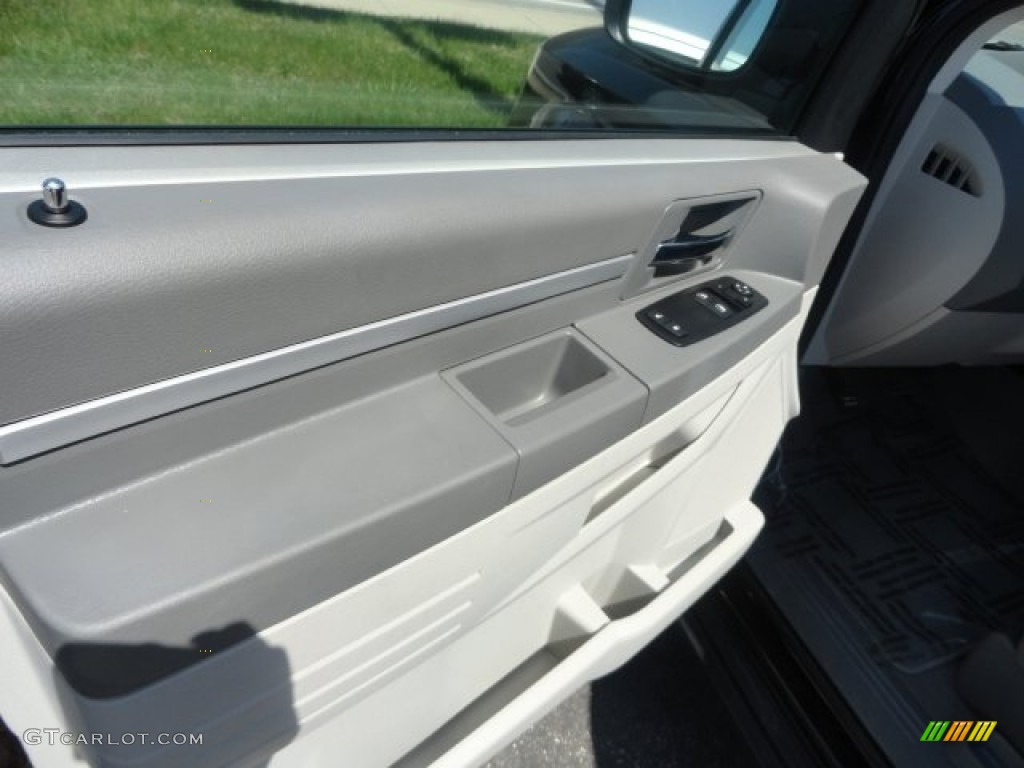 2010 Grand Caravan SE - Dark Cordovan Pearlcoat / Medium Slate Gray/Light Shale photo #5