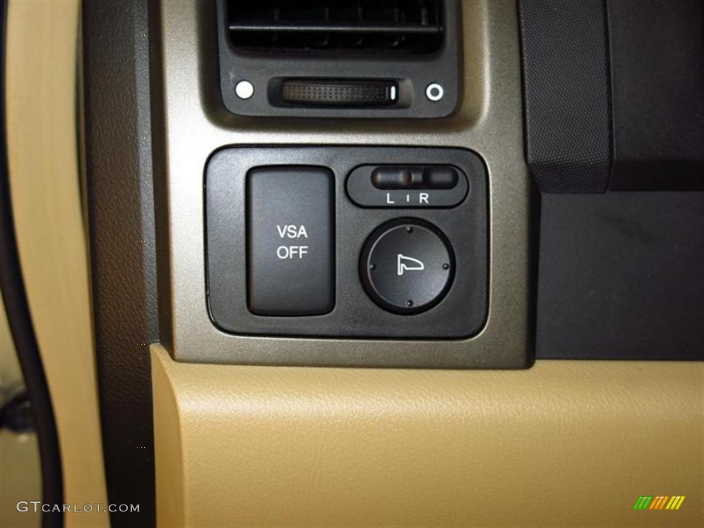 2008 Honda CR-V LX Controls Photo #80210291