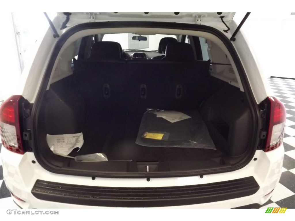 2014 Compass Latitude - Bright White / Dark Slate Gray photo #18