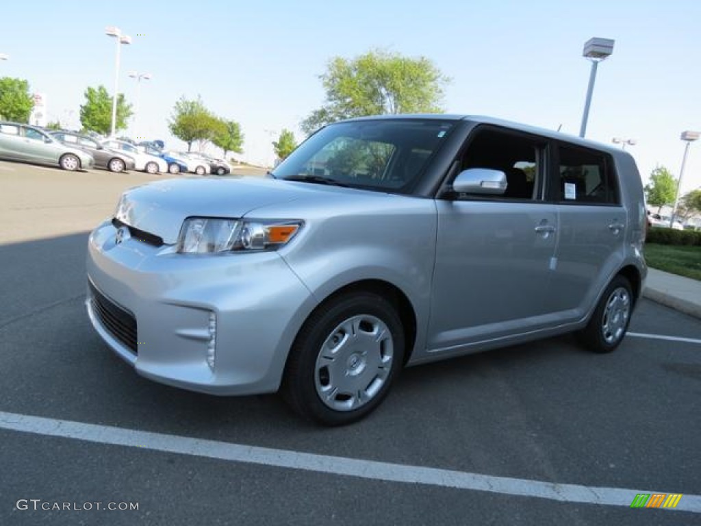 Classic Silver Metallic 2013 Scion xB Standard xB Model Exterior Photo #80220997