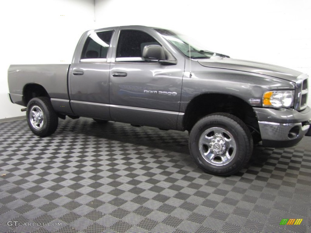 2004 Ram 2500 SLT Quad Cab 4x4 - Graphite Metallic / Dark Slate Gray photo #3