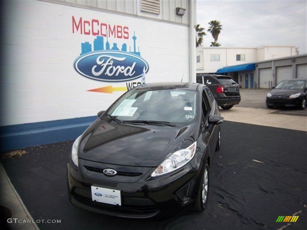 2013 Fiesta SE Hatchback - Tuxedo Black / Charcoal Black/Blue Accent photo #1