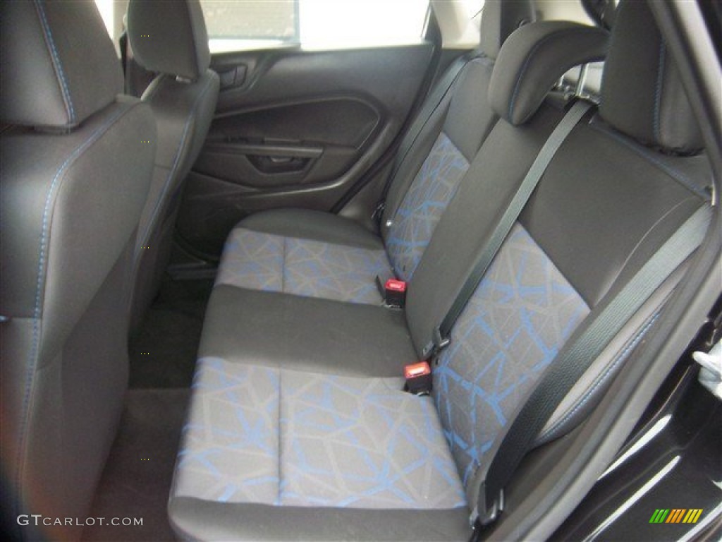 2013 Fiesta SE Hatchback - Tuxedo Black / Charcoal Black/Blue Accent photo #14