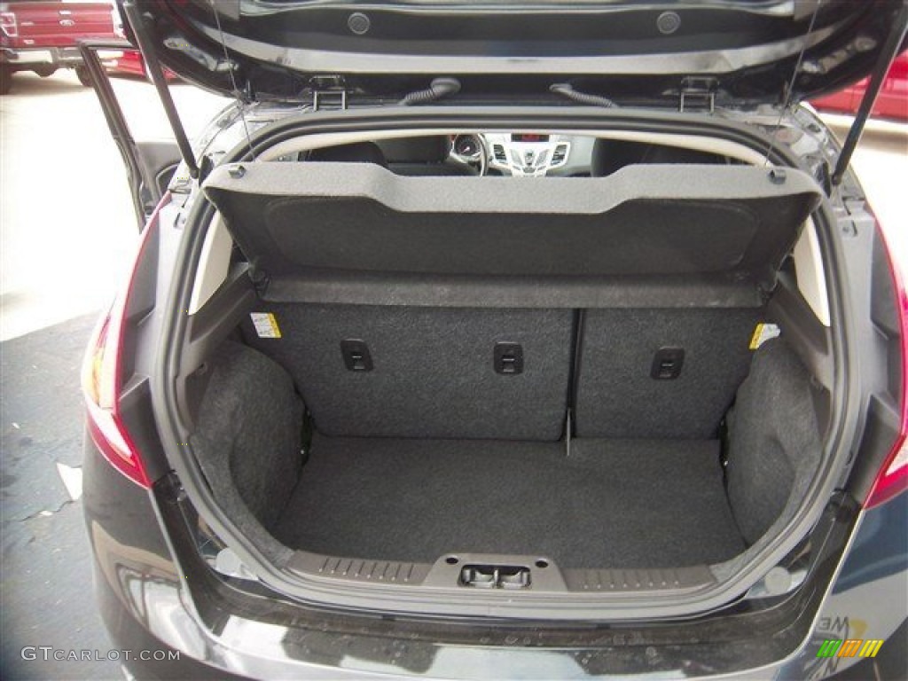 2013 Ford Fiesta SE Hatchback Trunk Photo #80223404