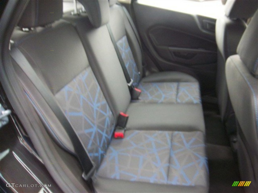2013 Fiesta SE Hatchback - Tuxedo Black / Charcoal Black/Blue Accent photo #17