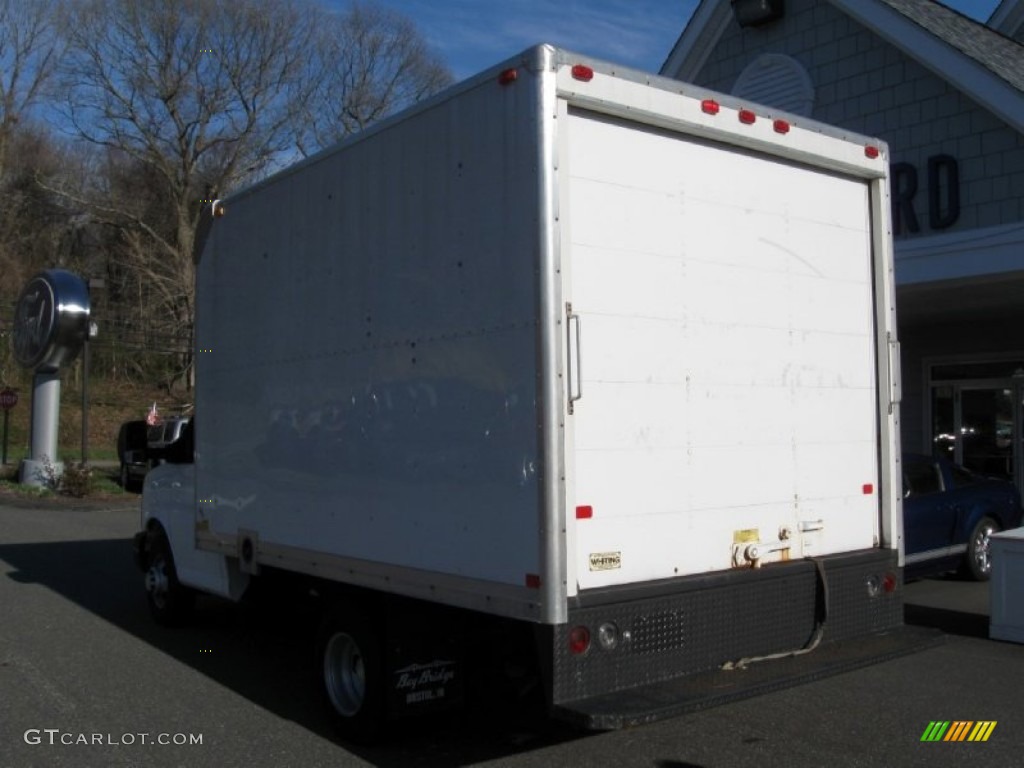 2009 Express Cutaway 3500 Commercial Moving Van - Summit White / Medium Pewter photo #5