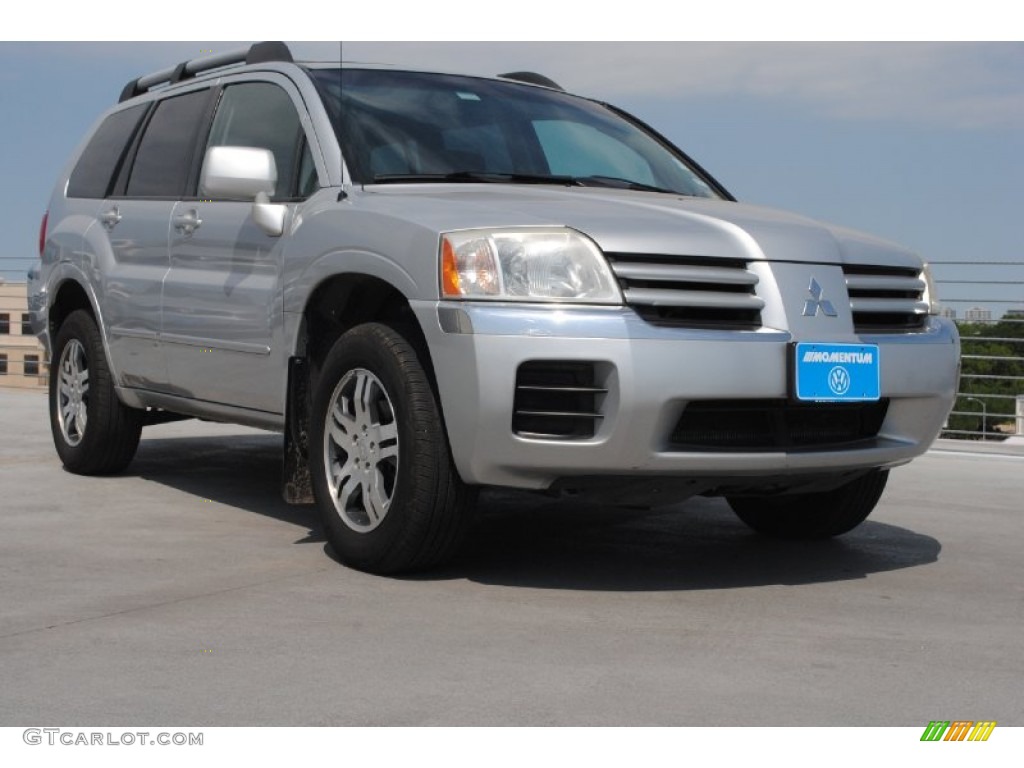 2004 Endeavor XLS - Sterling Silver Metallic / Charcoal Gray photo #1