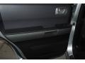 2004 Sterling Silver Metallic Mitsubishi Endeavor XLS  photo #20