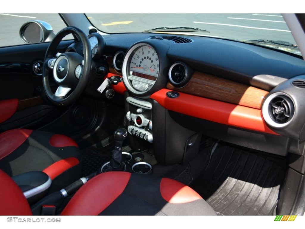 2007 Mini Cooper S Hardtop Rooster Red/Carbon Black Dashboard Photo #80233285