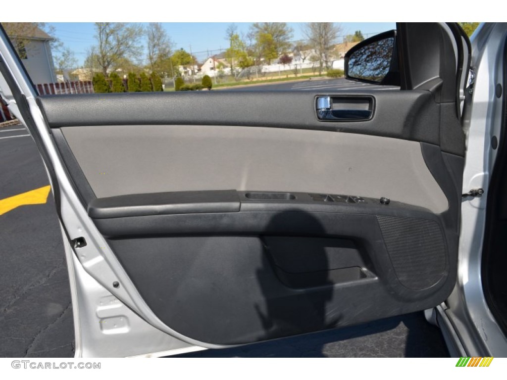 2012 Sentra 2.0 SR - Brilliant Silver Metallic / Charcoal photo #21
