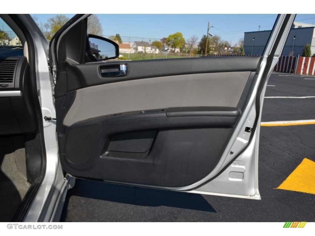2012 Sentra 2.0 SR - Brilliant Silver Metallic / Charcoal photo #24