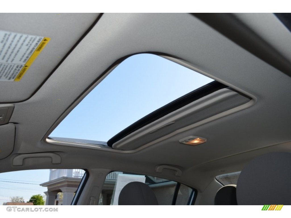 2012 Sentra 2.0 SR - Brilliant Silver Metallic / Charcoal photo #26