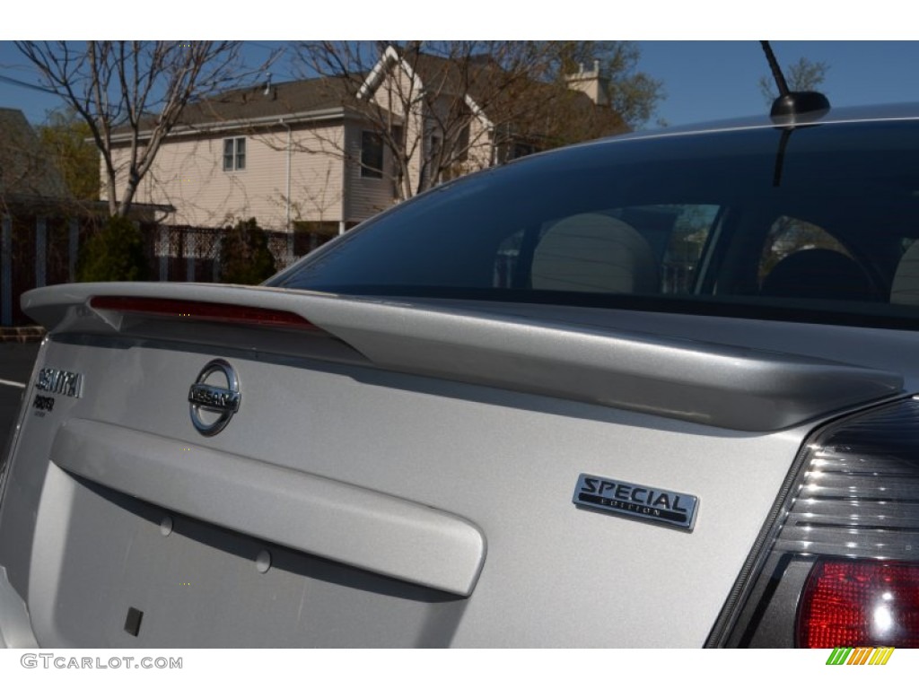 2012 Sentra 2.0 SR - Brilliant Silver Metallic / Charcoal photo #27