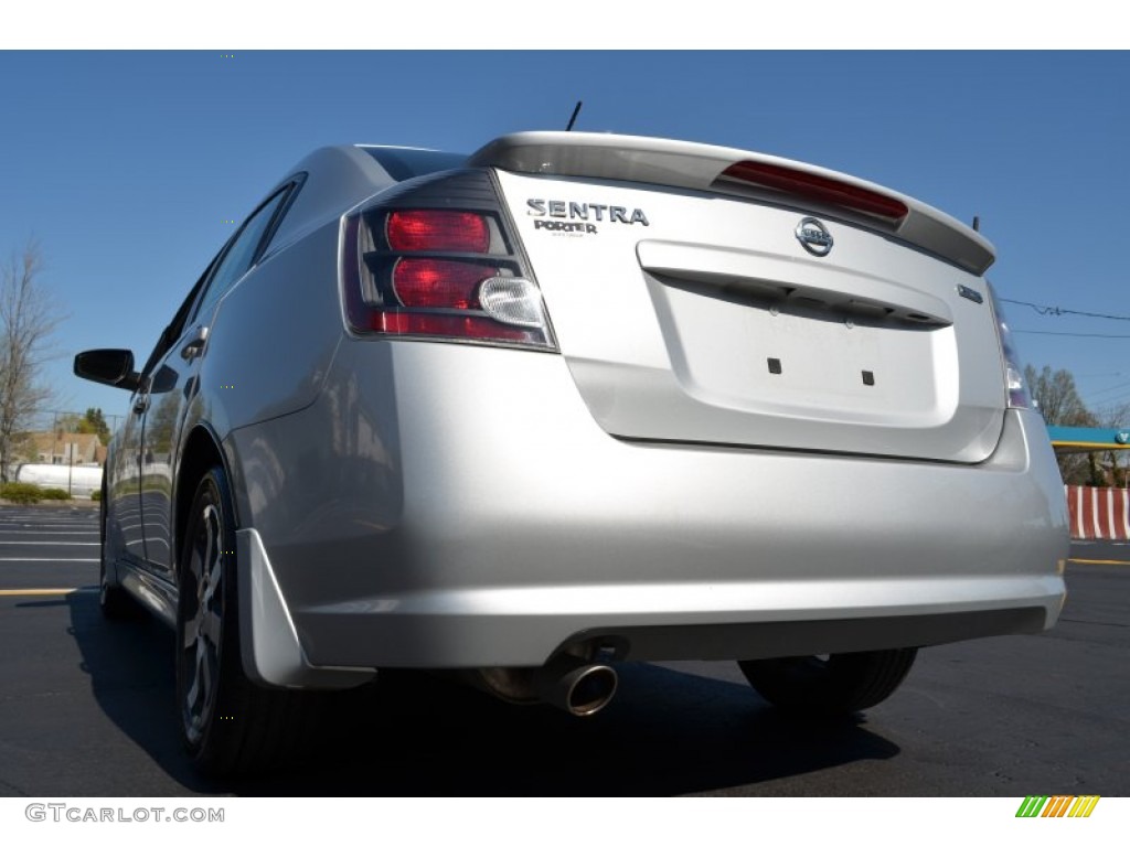 2012 Sentra 2.0 SR - Brilliant Silver Metallic / Charcoal photo #29
