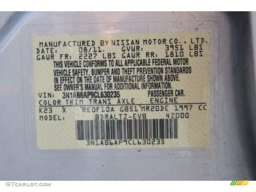 2012 Sentra 2.0 SR - Brilliant Silver Metallic / Charcoal photo #34