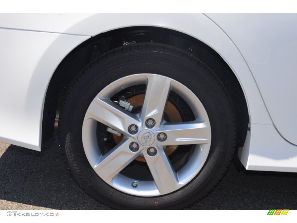 2013 Camry SE - Super White / Black/Ash photo #8