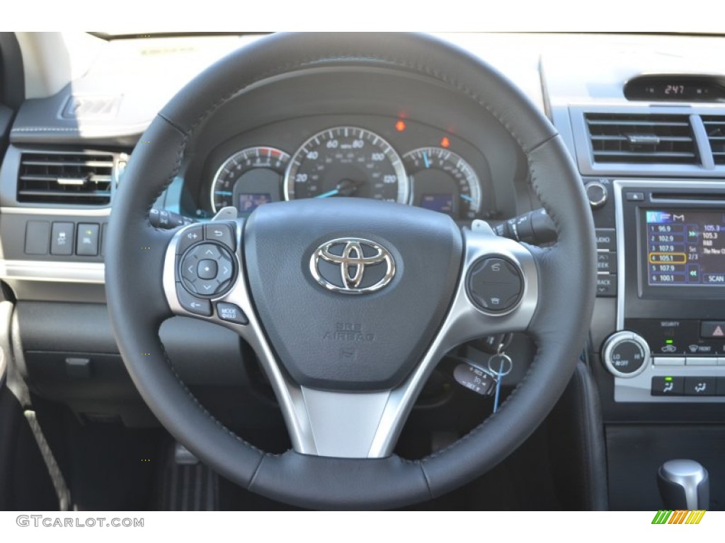 2013 Camry SE - Super White / Black/Ash photo #10