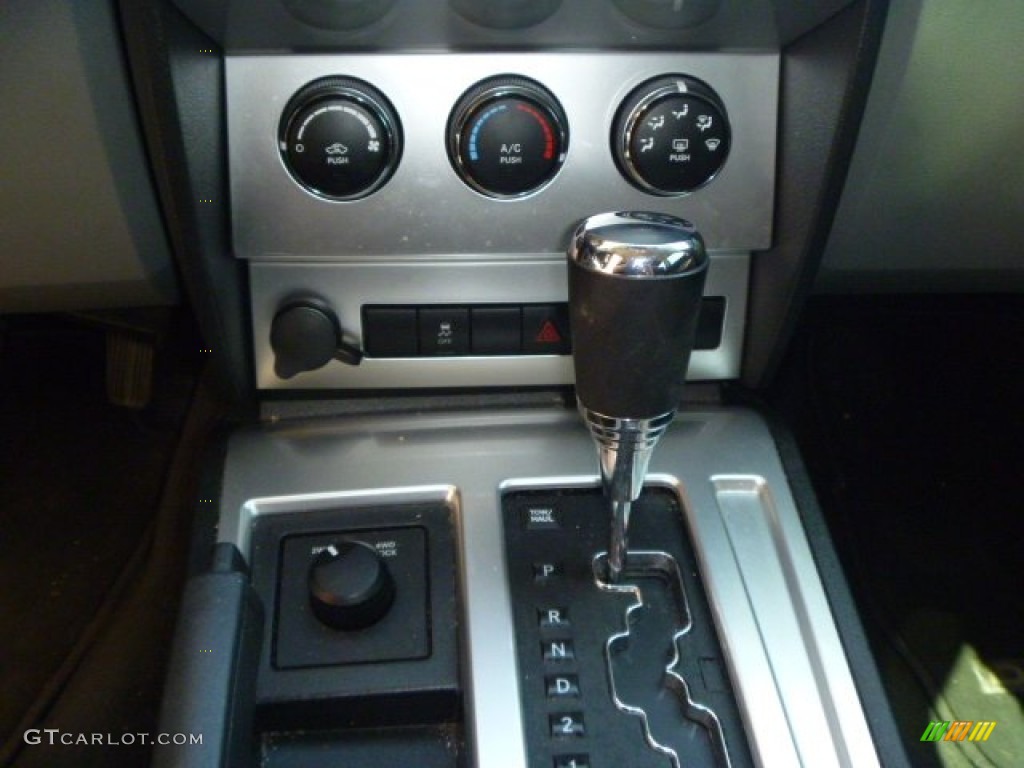 2010 Nitro SXT 4x4 - Natural Green Pearl / Dark Slate Gray/Light Slate Gray photo #6