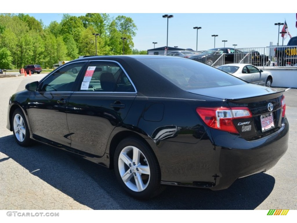 2013 Camry SE - Attitude Black Metallic / Black photo #19