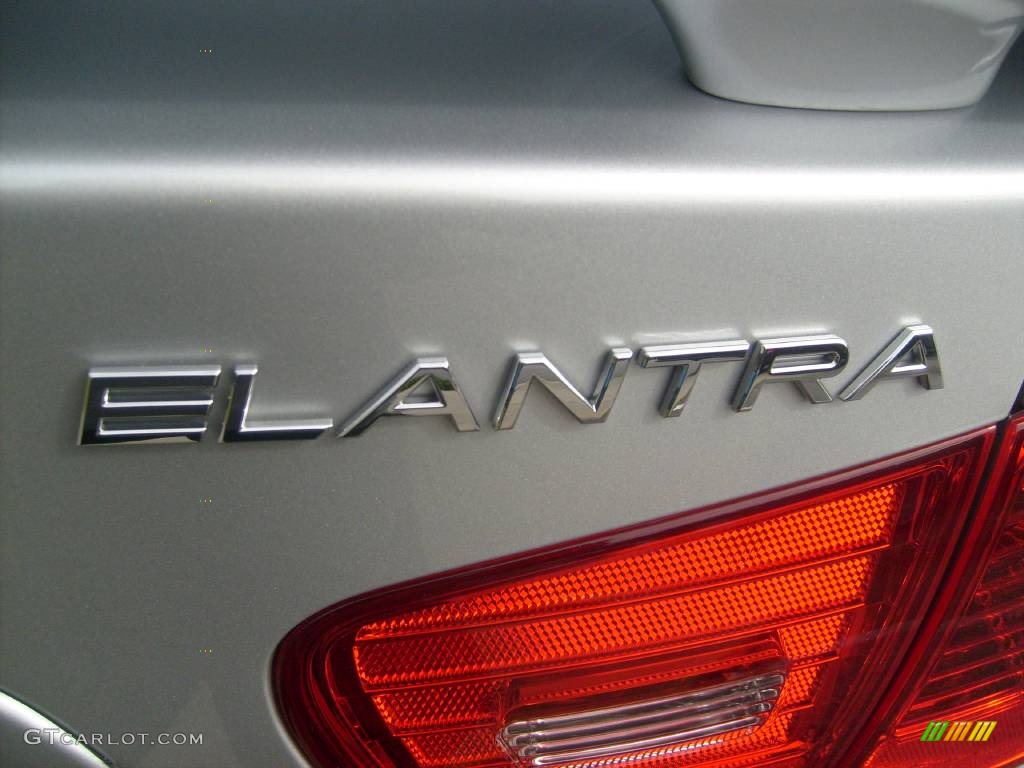 2008 Elantra SE Sedan - QuickSilver Metallic / Black photo #11