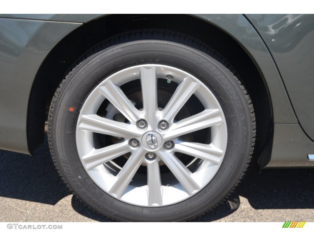 2013 Camry Hybrid XLE - Cypress Green Metallic / Ivory photo #8