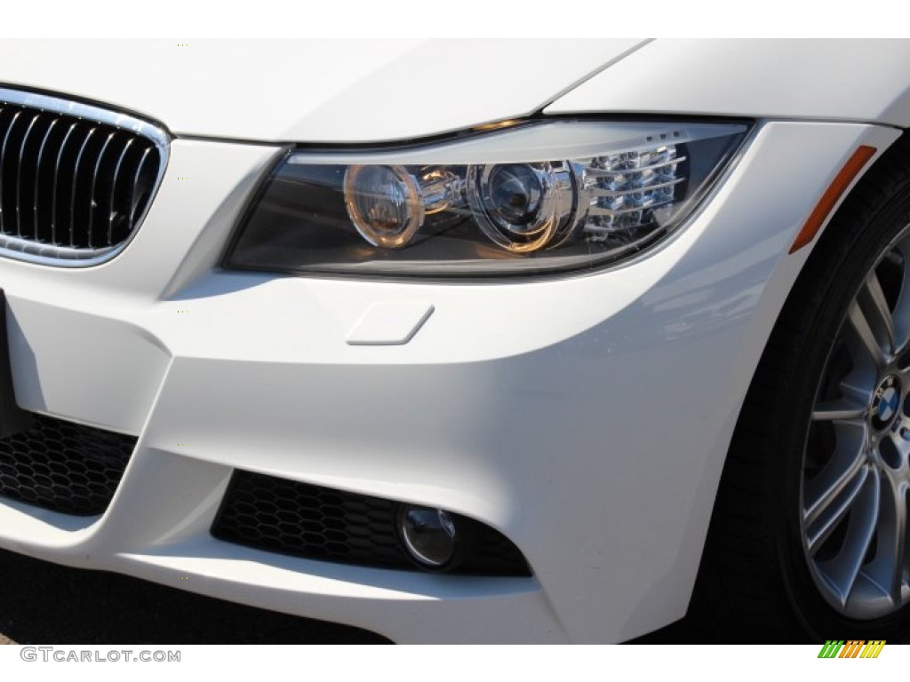 2011 3 Series 335i xDrive Sedan - Alpine White / Black photo #30