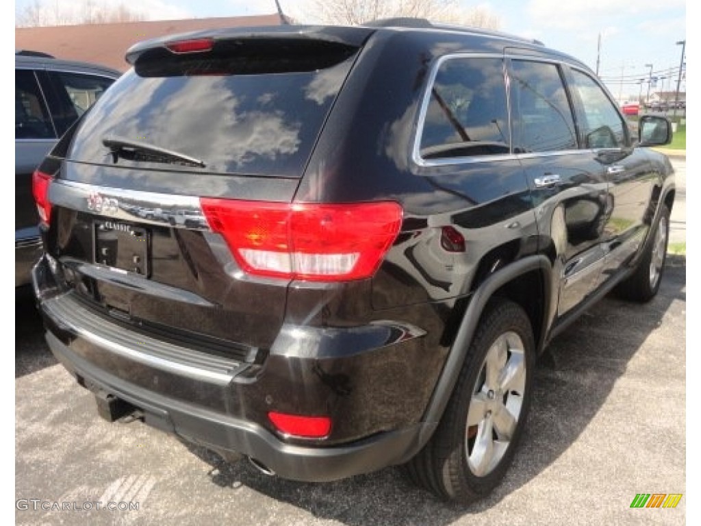 2013 Grand Cherokee Overland 4x4 - Brilliant Black Crystal Pearl / New Saddle/Black photo #1