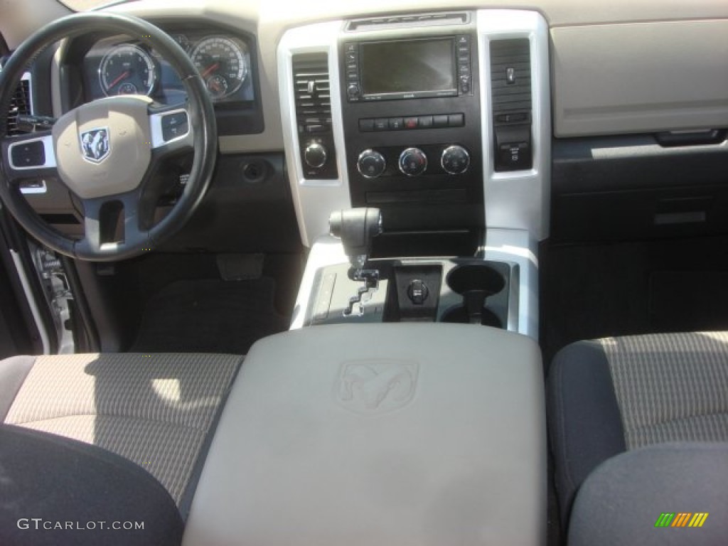 2010 Ram 1500 Big Horn Crew Cab 4x4 - Bright Silver Metallic / Dark Slate/Medium Graystone photo #11