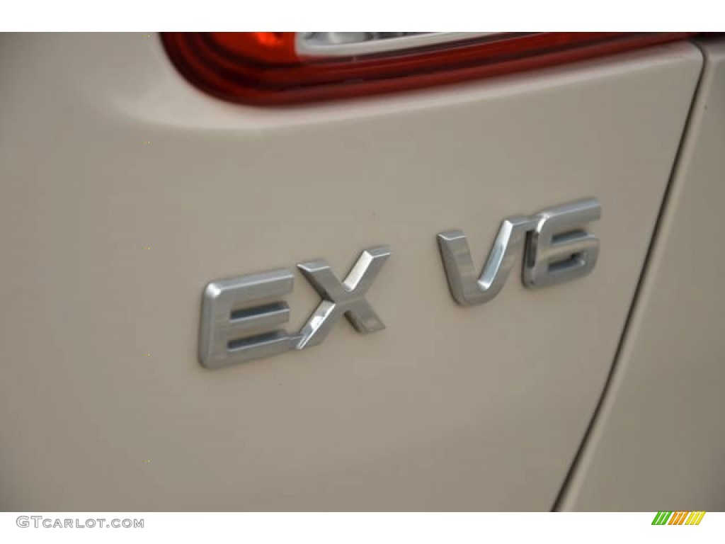2011 Sorento EX V6 - White Sand Beige / Black photo #16