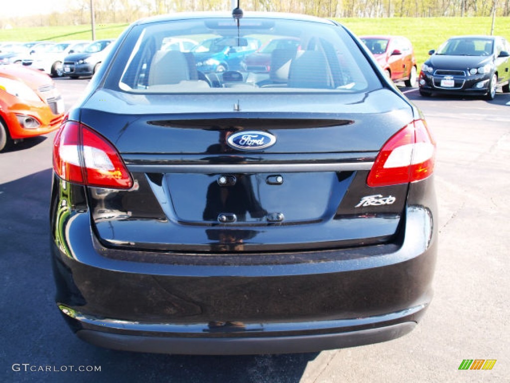 2013 Fiesta S Sedan - Tuxedo Black / Charcoal Black/Light Stone photo #6