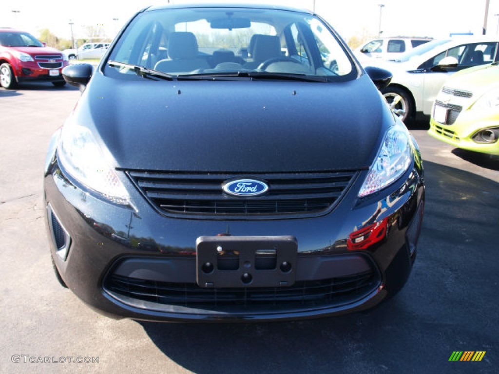 2013 Fiesta S Sedan - Tuxedo Black / Charcoal Black/Light Stone photo #8