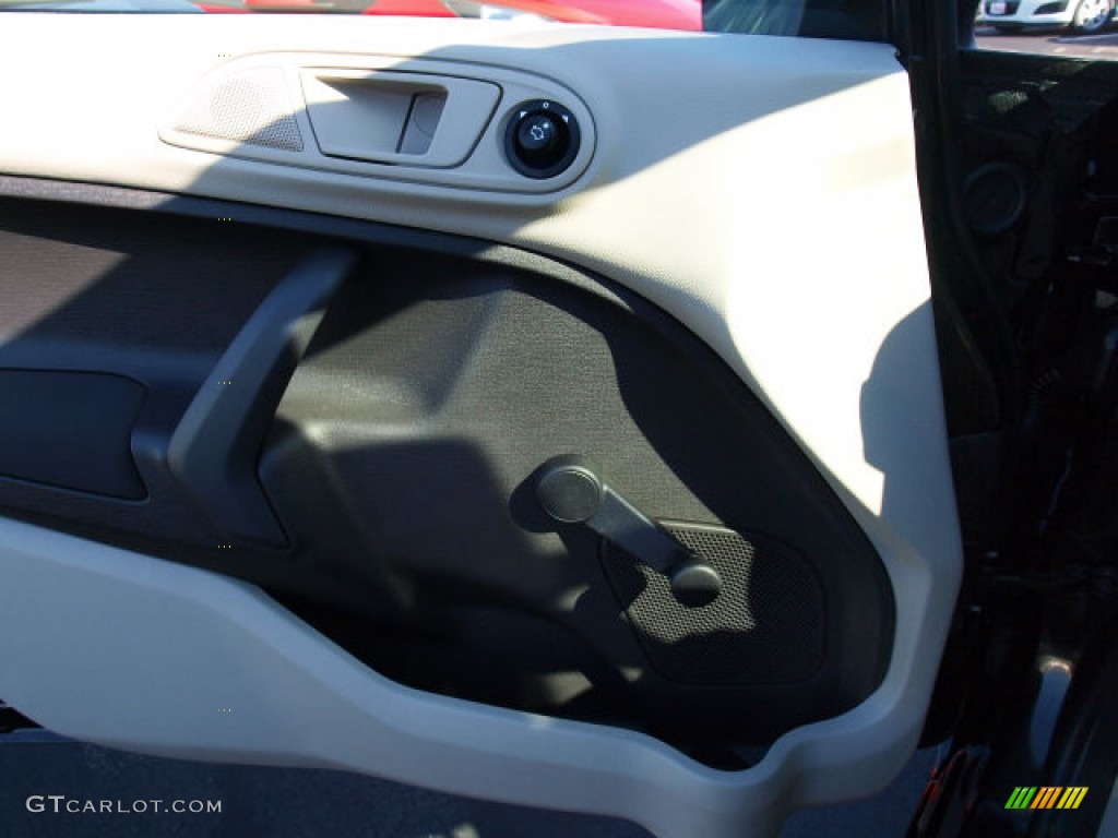 2013 Fiesta S Sedan - Tuxedo Black / Charcoal Black/Light Stone photo #15