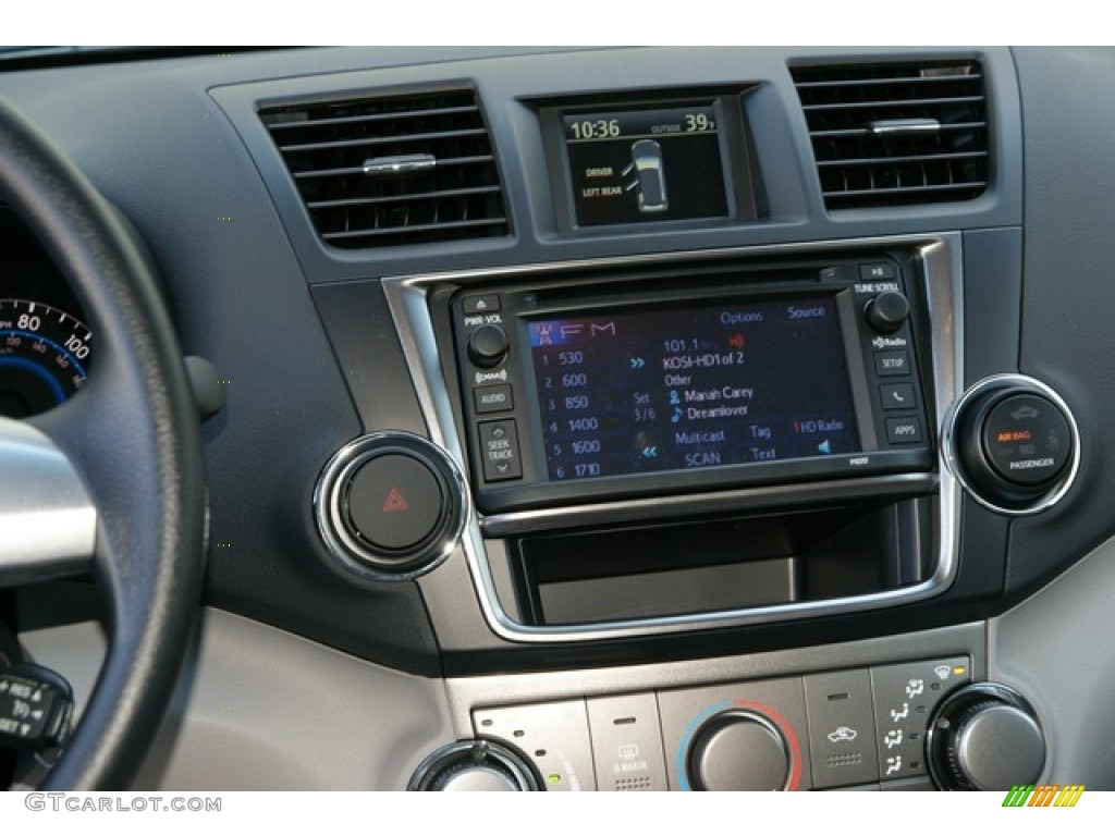 2013 Toyota Highlander Hybrid 4WD Controls Photos
