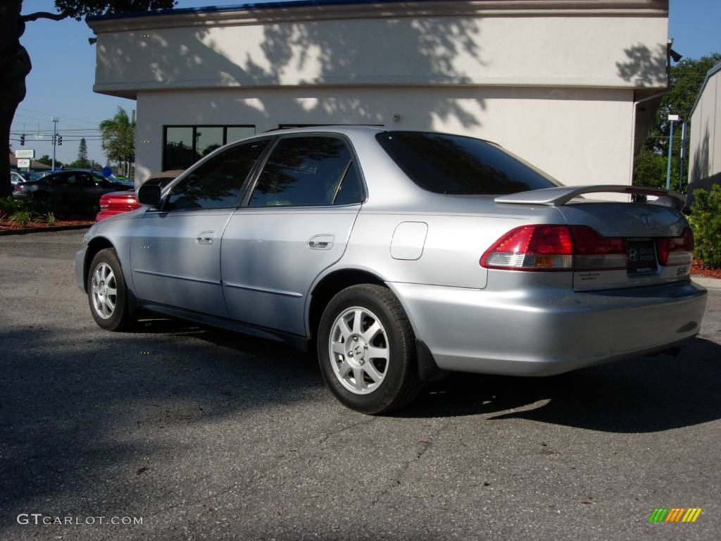 2002 Accord SE Sedan - Satin Silver Metallic / Quartz Gray photo #3