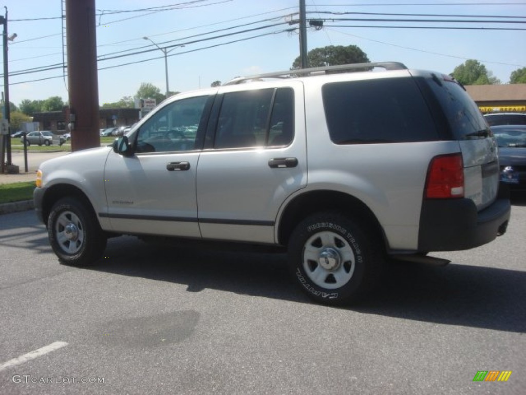 2004 Explorer XLS - Silver Birch Metallic / Graphite photo #4
