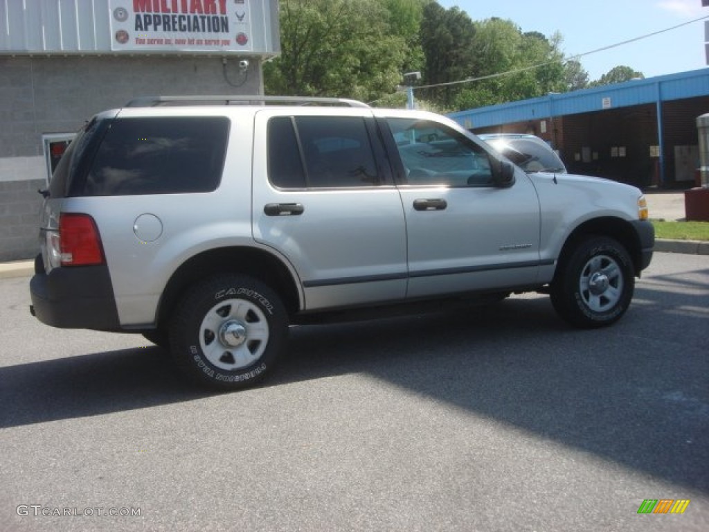 2004 Explorer XLS - Silver Birch Metallic / Graphite photo #6