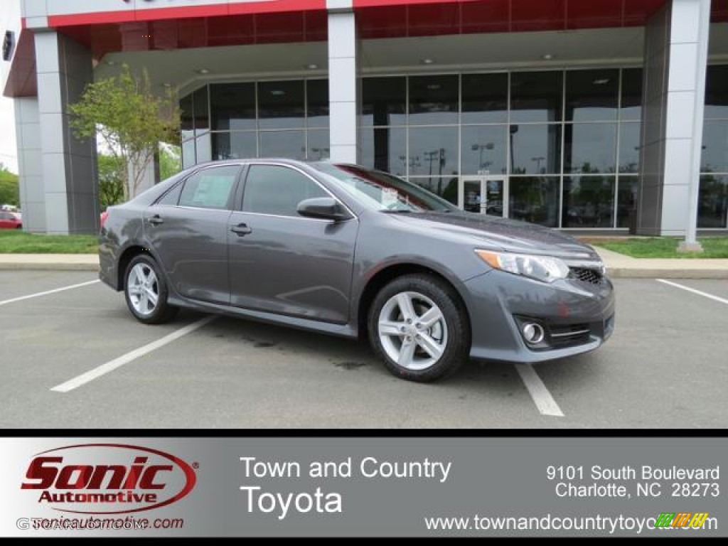2013 Camry SE - Magnetic Gray Metallic / Black photo #1