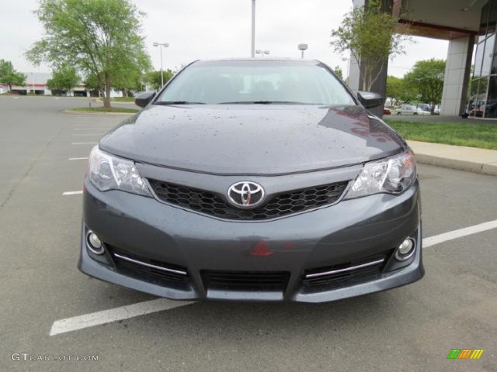 2013 Camry SE - Magnetic Gray Metallic / Black photo #2