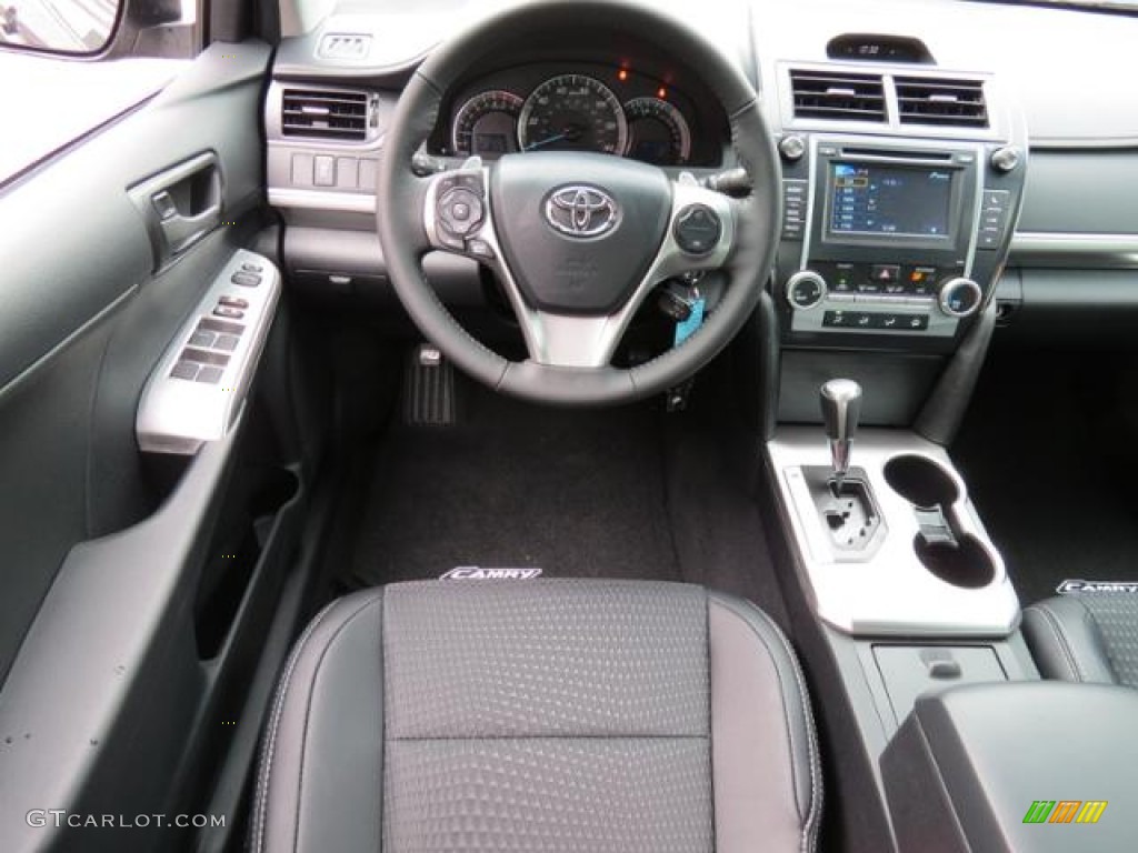 2013 Camry SE - Magnetic Gray Metallic / Black photo #5