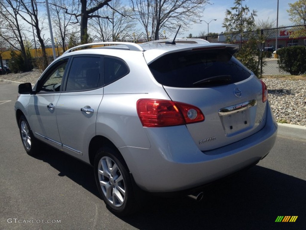 2011 Rogue SL AWD - Silver Ice Metallic / Black photo #5
