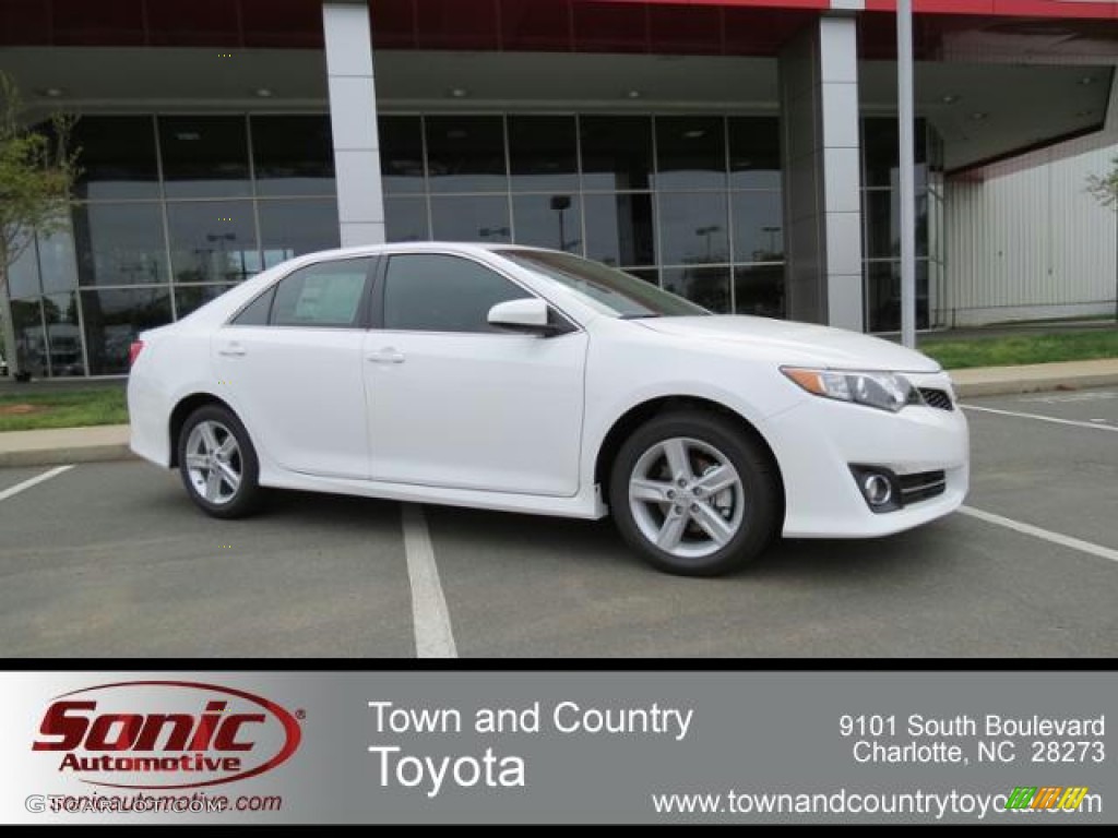 2013 Camry SE - Super White / Black photo #1