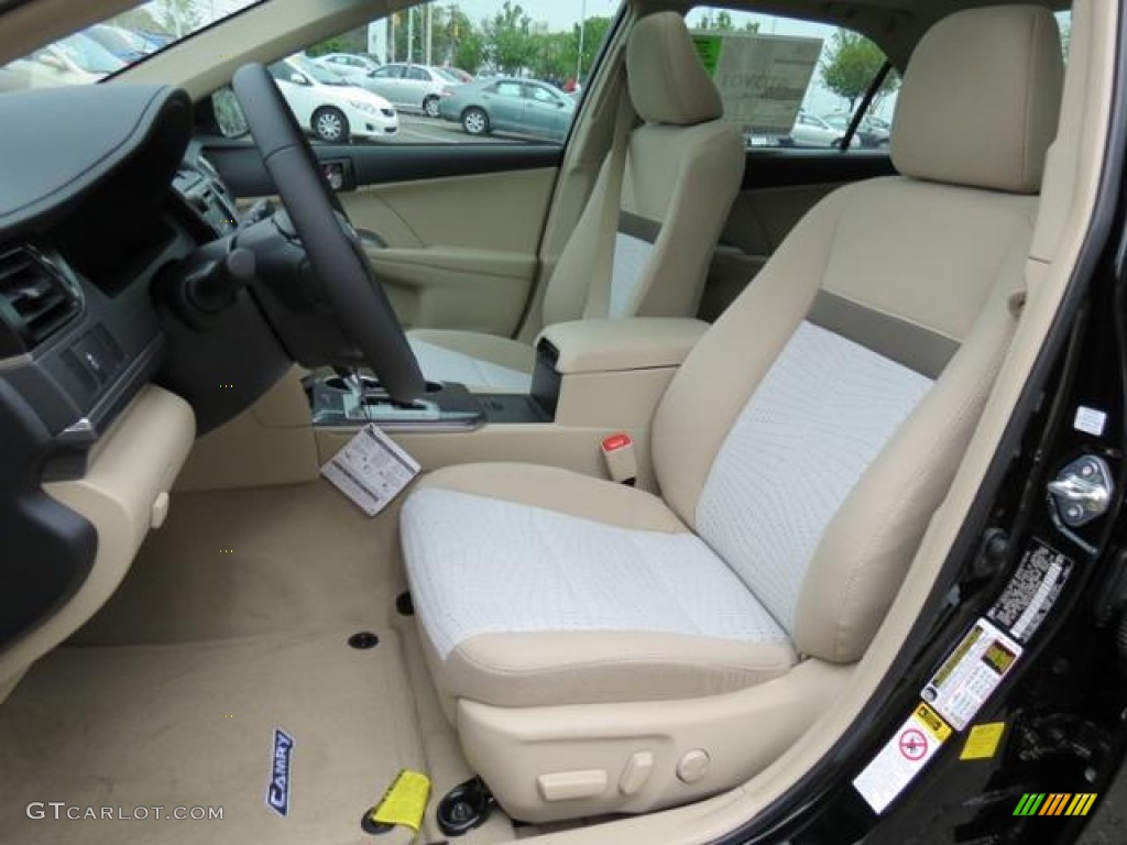 2013 Camry Hybrid XLE - Attitude Black Metallic / Ivory photo #8