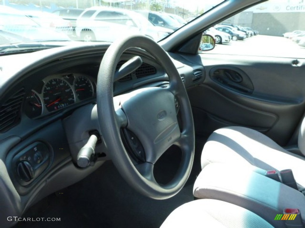 1999 Taurus SE - Toreador Red Metallic / Medium Graphite photo #17