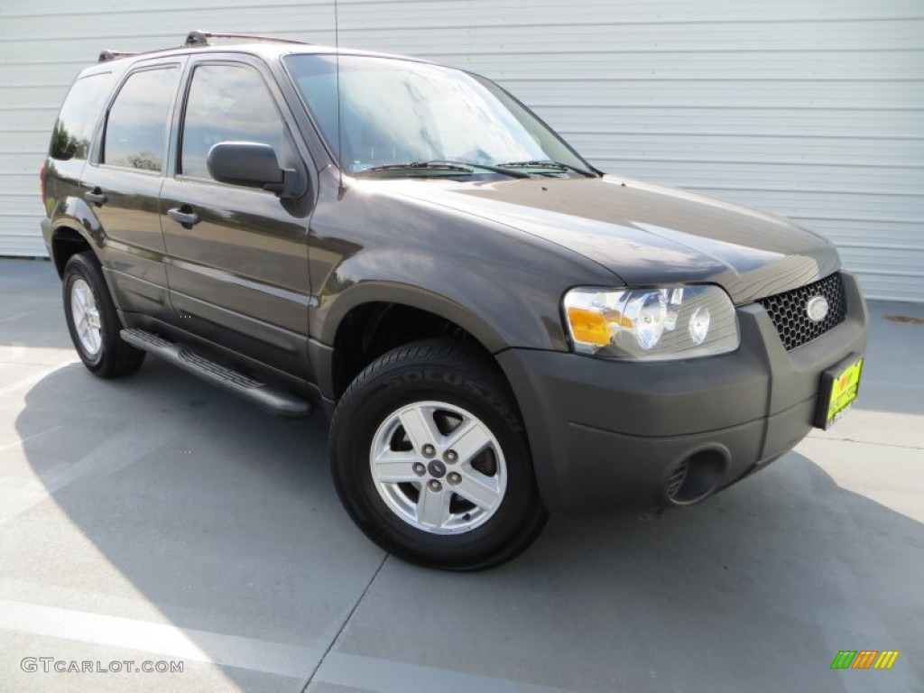 2007 Escape XLS - Dark Stone Metallic / Medium/Dark Pebble photo #2