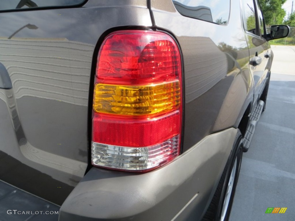 2007 Escape XLS - Dark Stone Metallic / Medium/Dark Pebble photo #18