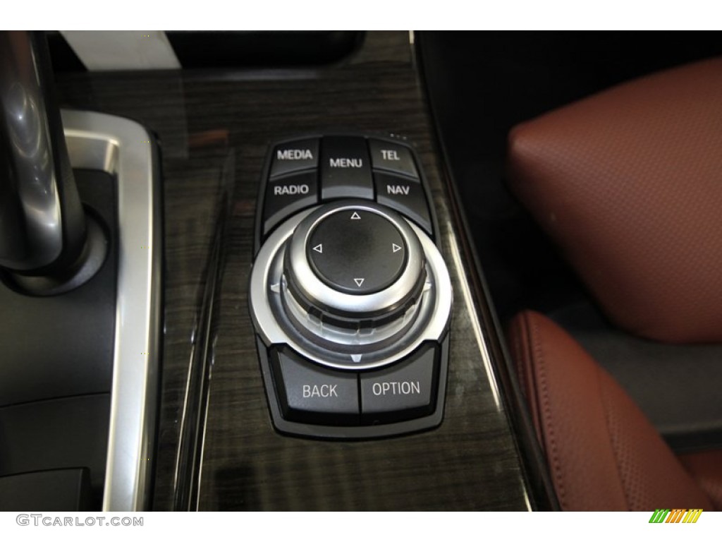 2013 BMW 5 Series 535i xDrive Sedan Controls Photo #80272777