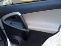 Classic Silver Metallic - RAV4 4WD Photo No. 23