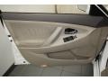 Super White - Camry LE Photo No. 15